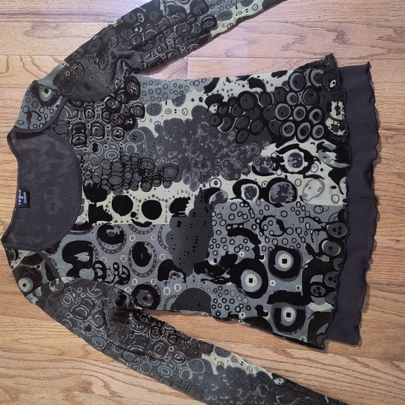 Tribal brand shirt, size small, color green yellow and brown - Picture 3 of 4